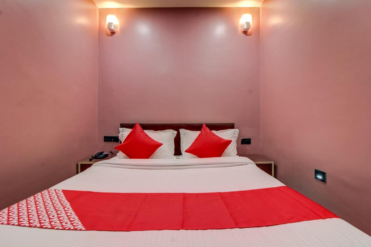 Oyo 16871 Anant Home Stay Shillong Exterior foto