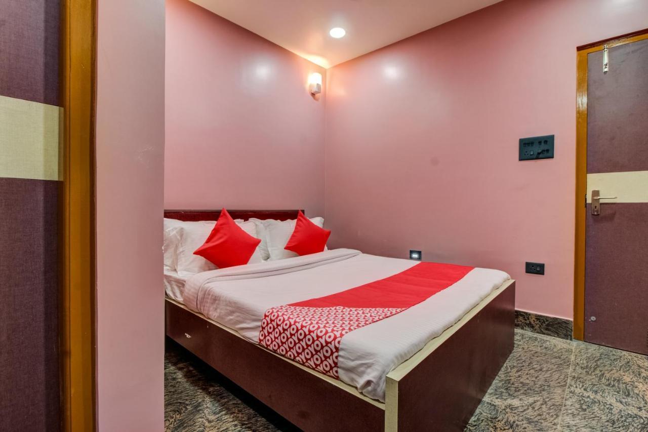 Oyo 16871 Anant Home Stay Shillong Exterior foto